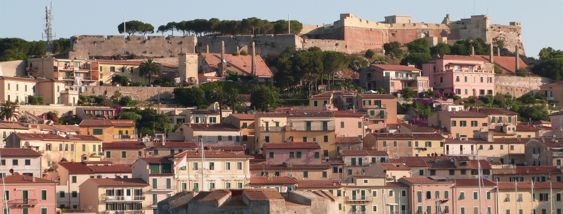 Pirátské stezky na ostrově Elba