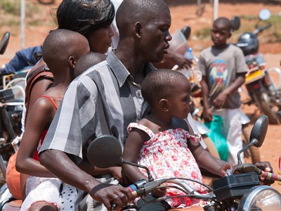 AFRIKA POD KILIMANDŽÁREM