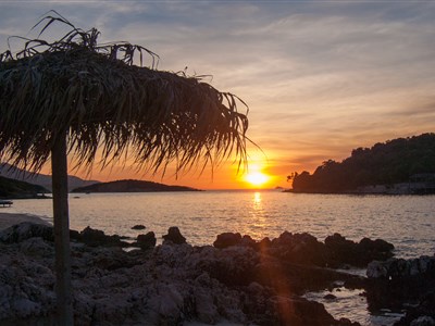 ALBÁNIE NA HRANĚ SVĚTŮ - turistická i ta liduprázdná