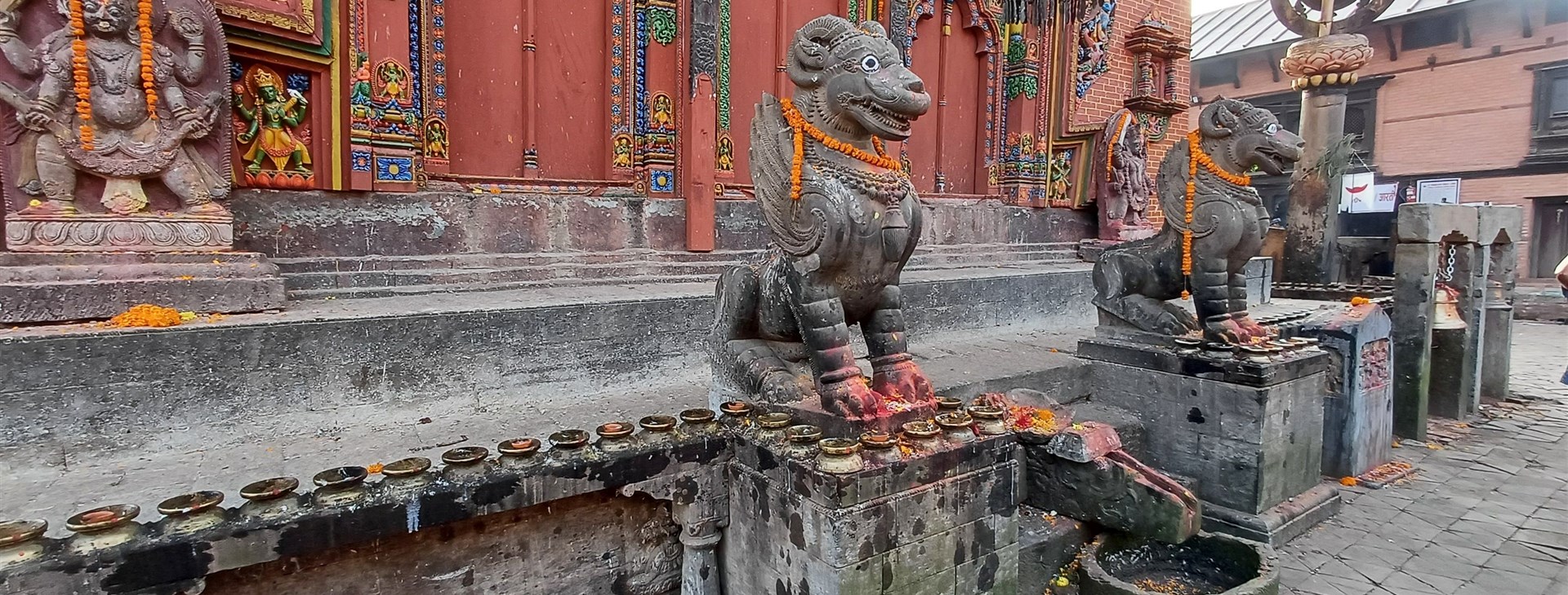 Nepál - do země velehor bez velehorských túr