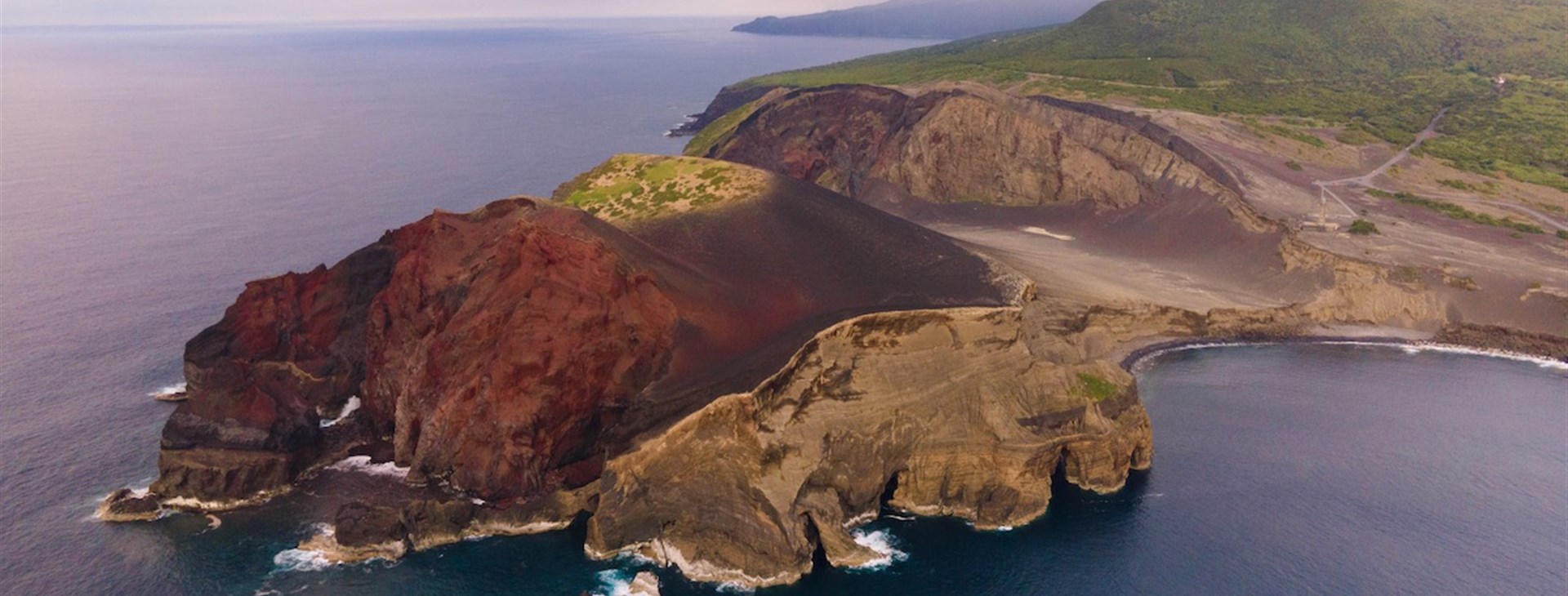 Plachetnicí za turistikou na Azory
