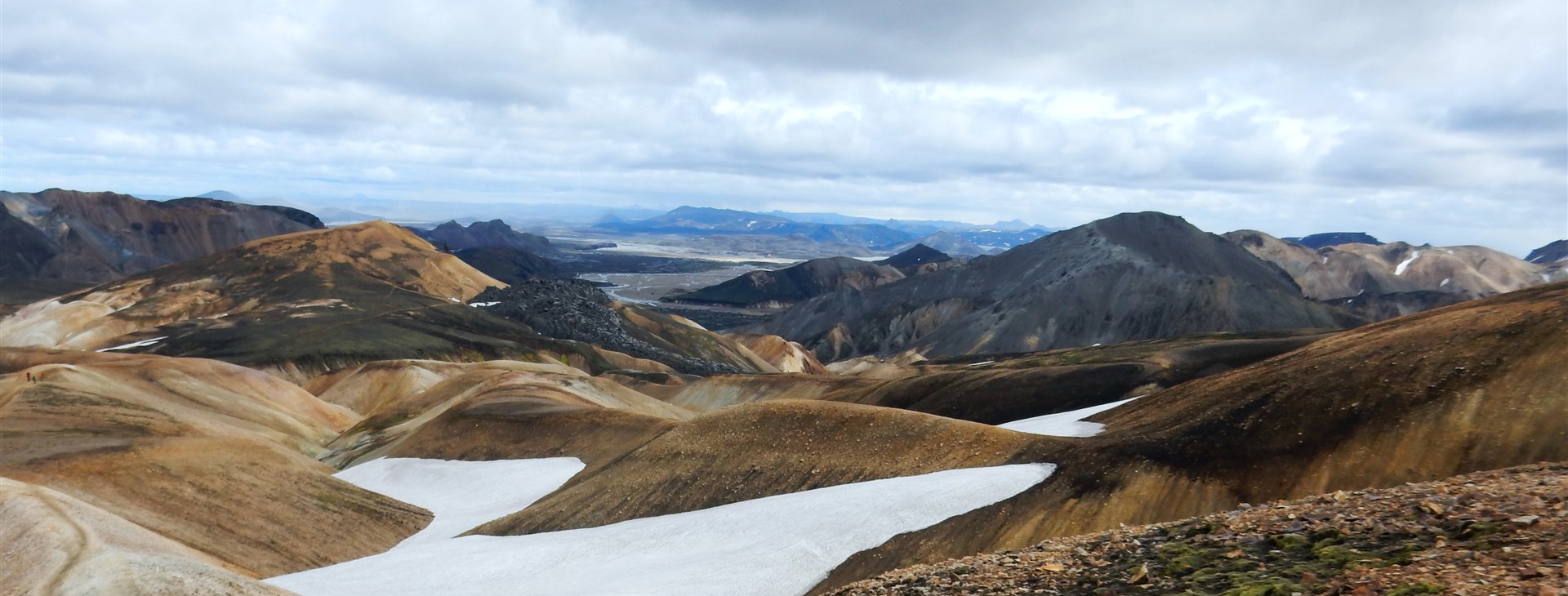 Rozmanitost Duhových hor Landmannalaugar v srdci islandské vysočiny.