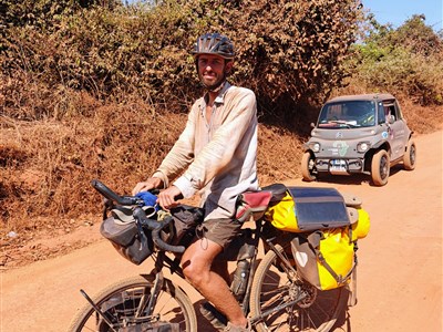 AFRIKOU NA KOLE - 20 000 km od severu na jih