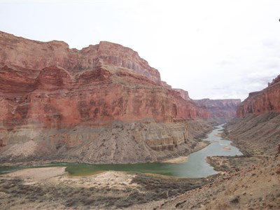 USA - 280 mil divokou vodou Coloráda v Grand Canyonu