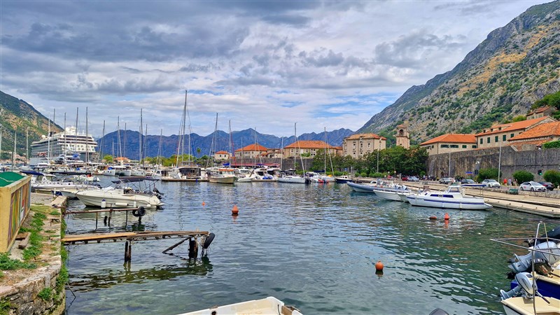 Balkánská mozaika pobřeží Černé Hory