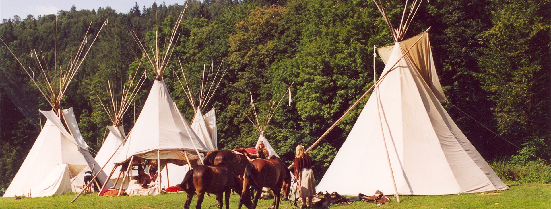 Indiánské táboření s jízdou na koni