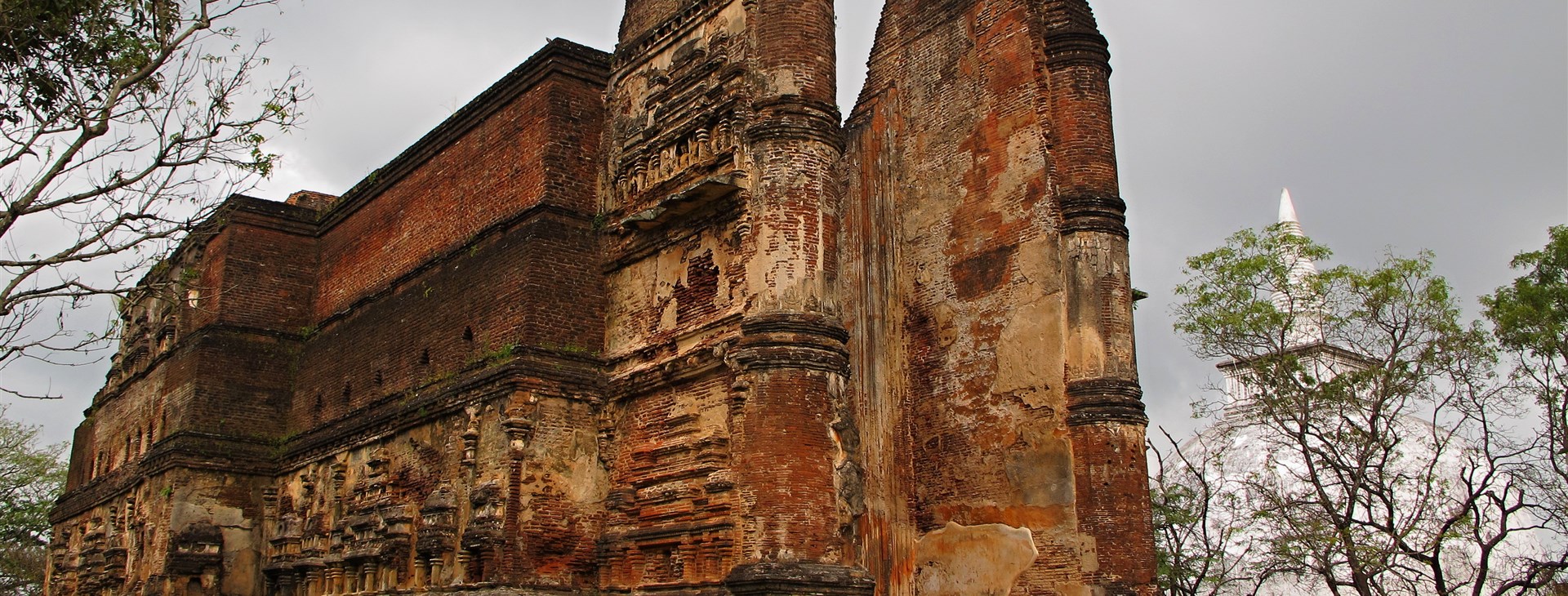 Polonnaruwa, cihel není nikdy dost- autor: Dominika "Doda" Sommerová