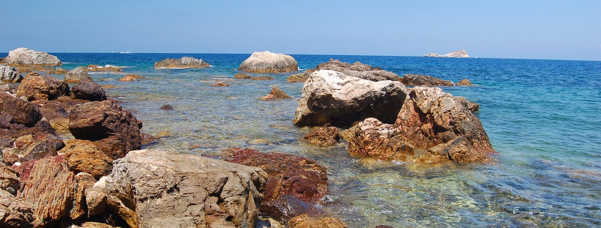 Pirátské stezky na ostrově Elba