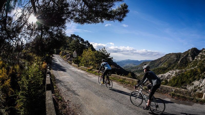 Francouzské Alpy na silničních kolech