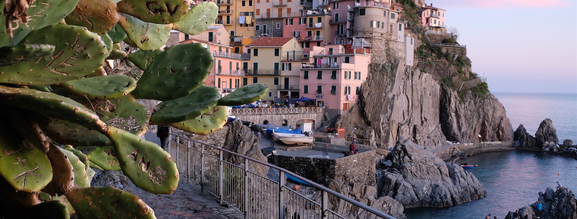 Slunce a Manarola dokáží úžasně malovat... - Foto: Petr Srp