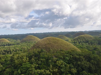 ONLINE - Filipíny - Tichý oceán, tisíce ostrovů, krev a písek