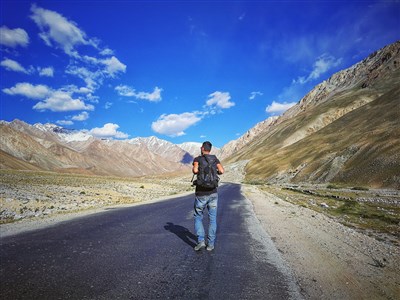 Ztracen na Hedvábné stezce