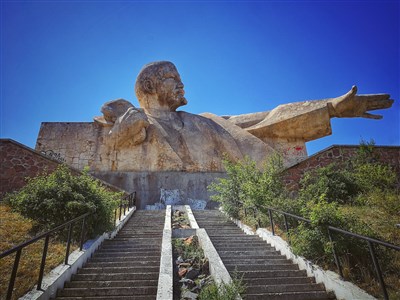 Ztracen na Hedvábné stezce