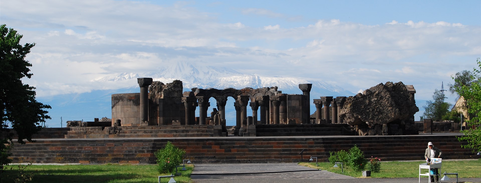 EČMIADZIN Foto: Dalibor Mahel